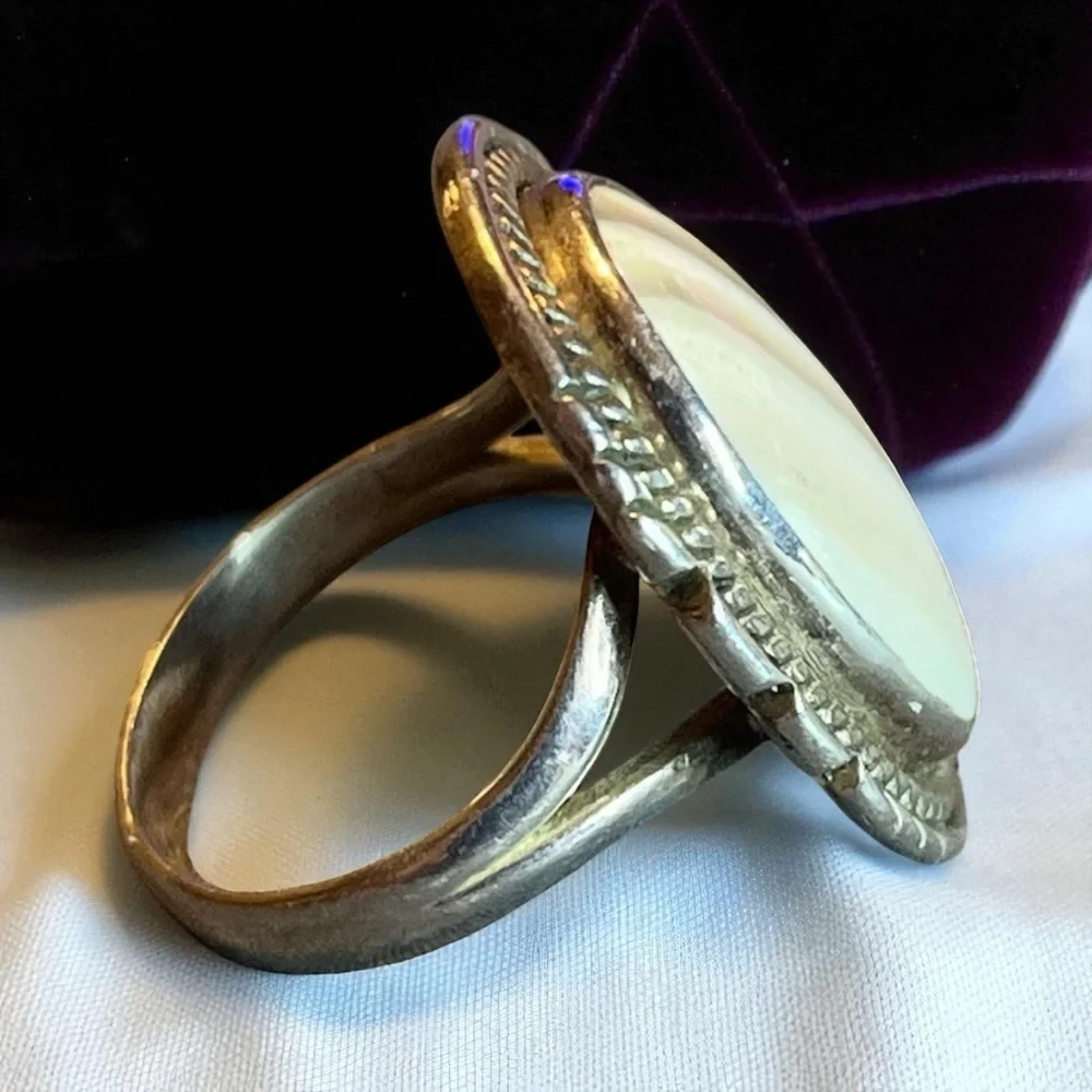 Beautiful Vintage Agate 925 Silver and Cream Statement Ring SIZE 7